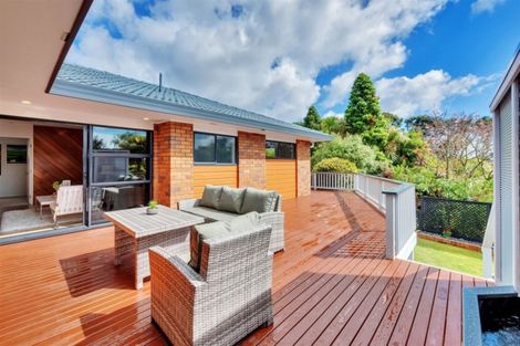 Photo of property in 14 Rhinevale Close, Henderson, Auckland, 0612