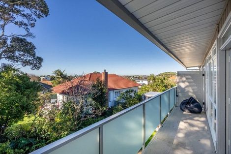 Photo of property in 5/77 Old Lake Road, Narrow Neck, Auckland, 0624