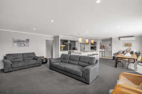 Photo of property in 6 Dunlops Crescent, Marshland, Christchurch, 8083