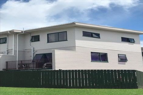 Photo of property in 1/1 Briar Way, New Lynn, Auckland, 0600