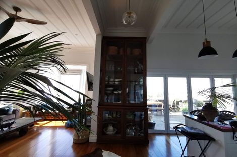 Photo of property in 4 Seaview Terrace, Bluff Hill, Napier, 4110