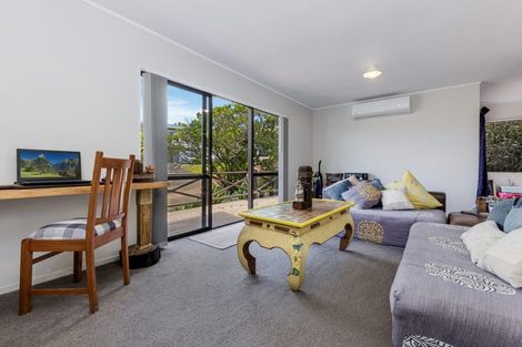 Photo of property in 5 San Bernadino Drive, Henderson, Auckland, 0612