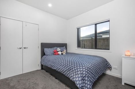 Photo of property in 16 Black Beech Crescent, Takanini, 2110