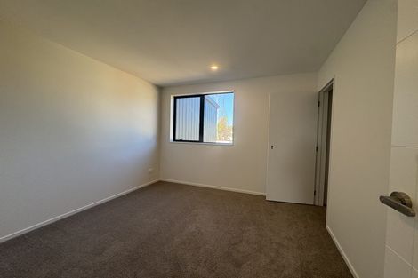 Photo of property in 11 Pipitea Place, Massey, Auckland, 0614