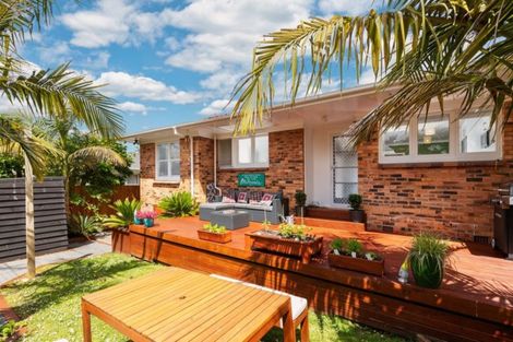 Photo of property in 1/12 Tomlinson Street, Hillpark, Auckland, 2102