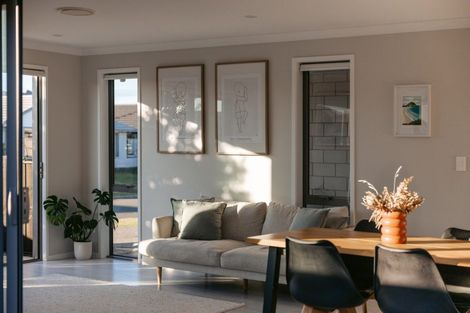 Photo of property in 43 Kaiora Drive, Papamoa Beach, Papamoa, 3118
