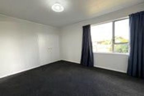 Photo of property in 28 Larissa Avenue, Henderson, Auckland, 0610