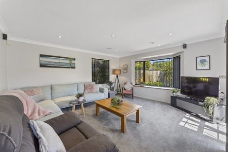 Photo of property in 10 Carlow Grove, Birchville, Upper Hutt, 5018