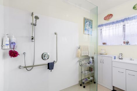 Photo of property in 17a Pemberton Crescent, Greerton, Tauranga, 3112