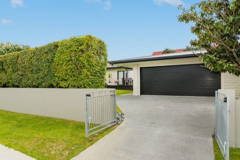 Photo of property in 43 Maxwelton Drive, Mairangi Bay, Auckland, 0630