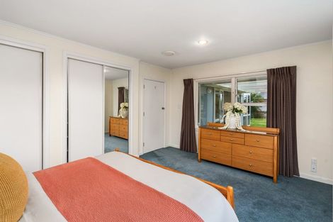 Photo of property in 57 Crofton Road, Harewood, Christchurch, 8051