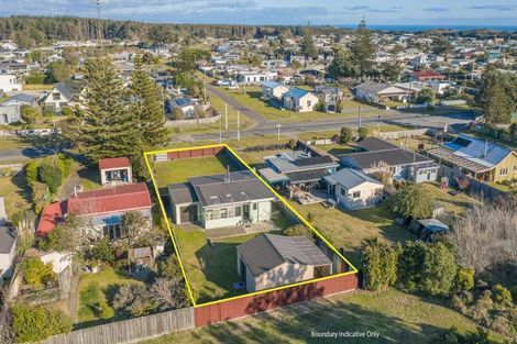 Photo of property in 40 Koputara Road, Himatangi Beach, Foxton, 4891