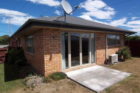 Photo of property in 2/318 Waterloo Road, Islington, Christchurch, 8042
