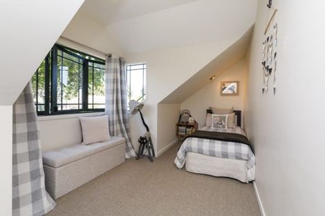 Photo of property in 7 The Oaks, Awapuni, Palmerston North, 4412
