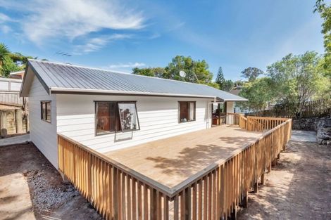 Photo of property in 10a Halberg Street, Glenfield, Auckland, 0629