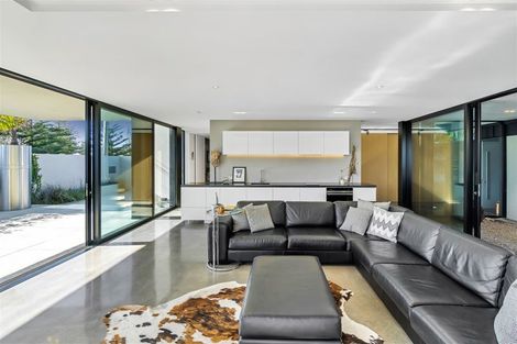 Photo of property in 2 Marriner Street, Sumner, Christchurch, 8081