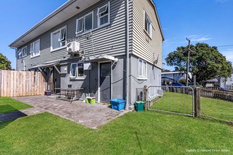 Photo of property in 22 Cook Street, Marfell, New Plymouth, 4310