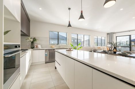 Photo of property in 6 Twin Parks Rise, Papakura, 2110