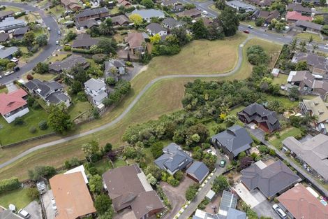 Photo of property in 7 Sheffield Place, Botany Downs, Auckland, 2010