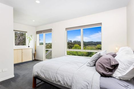 Photo of property in 29 Schopolo Place, Schnapper Rock, Auckland, 0632