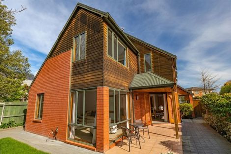 Photo of property in 31 Totara Street, Fendalton, Christchurch, 8041