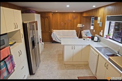 Photo of property in 2 Clearwater Cove, West Harbour, Auckland, 0618