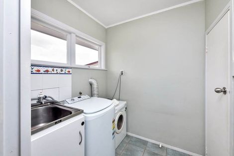 Photo of property in 4 Snowden Place, Opaheke, Papakura, 2113