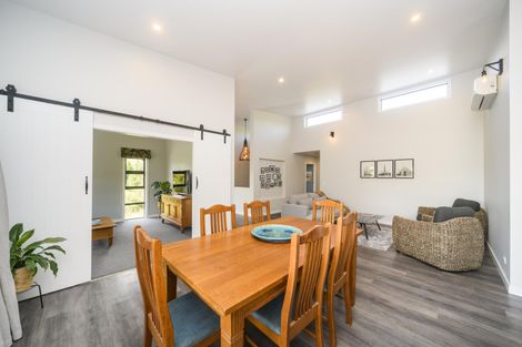 Photo of property in 107 Cashmere Drive, Fitzherbert, Palmerston North, 4410