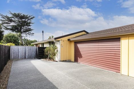 Photo of property in 2/265 Estuary Road, South New Brighton, Christchurch, 8062