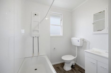 Photo of property in 5a-c Pohutukawa Drive, Tokoroa, 3420