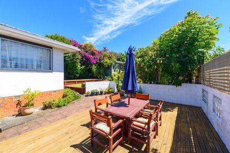 Photo of property in 20 Felgrove Street, Glendene, Auckland, 0602