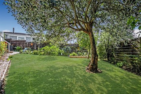 Photo of property in 3 Hamilton Drive, Waiuku, 2123