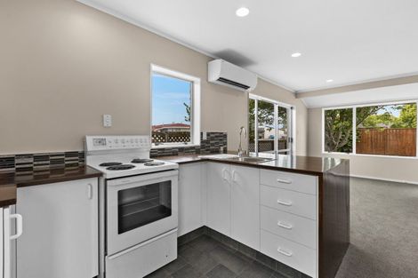 Photo of property in 2/1400 Woodstock Avenue, Mayfair, Hastings, 4122