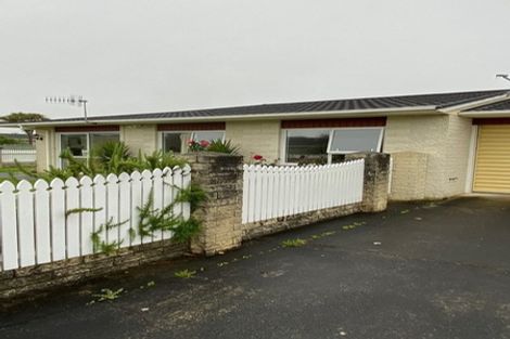 Photo of property in 28 Oriwa Street, Waikanae, 5036