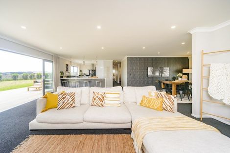 Photo of property in 15 Highland View Drive, Tokomaru, Palmerston North, 4474