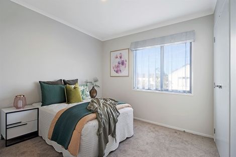 Photo of property in 37 Vinograd Drive, Te Atatu Peninsula, Auckland, 0610