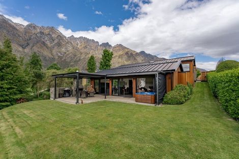 Photo of property in 10 Caithness Court, Jacks Point, Queenstown, 9371