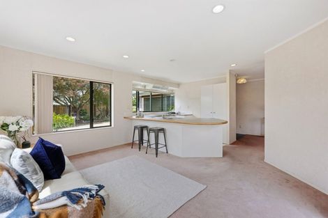 Photo of property in 76 Burswood Drive, Burswood, Auckland, 2013