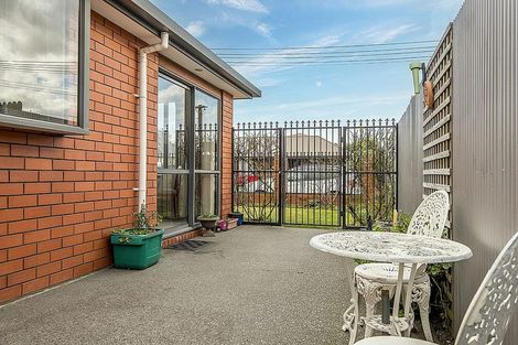 Photo of property in 2/2 Corfe Street, Ilam, Christchurch, 8041