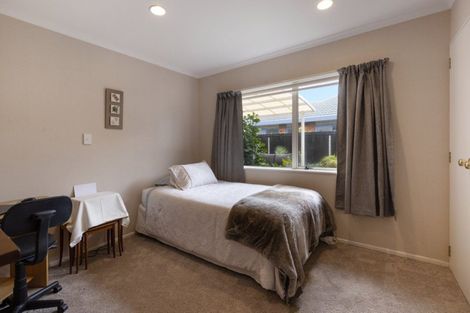 Photo of property in 10 Larisa Grove, Papamoa Beach, Papamoa, 3118