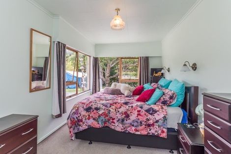 Photo of property in 470 Tararua Road, Levin, 5571