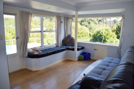 Photo of property in 13 Peter Terrace, Castor Bay, Auckland, 0620