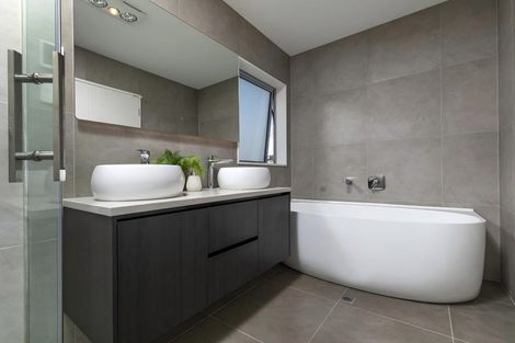 Photo of property in 5 Sunrise Avenue, Murrays Bay, Auckland, 0630