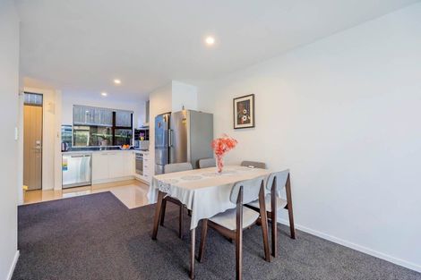 Photo of property in 15/15 Chivalry Road, Glenfield, Auckland, 0629