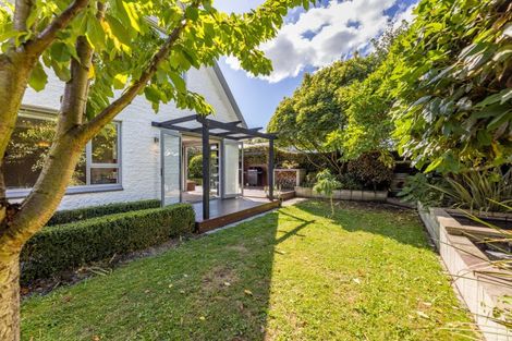 Photo of property in 2/52 Crofton Road, Harewood, Christchurch, 8051