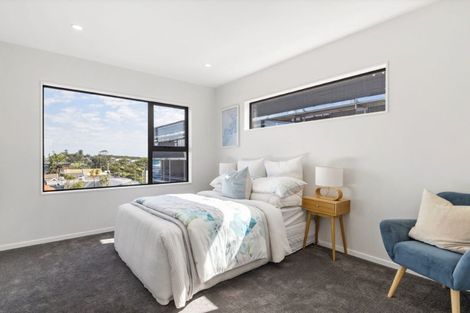 Photo of property in 2/1 Egremont Street, Belmont, Auckland, 0622