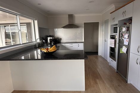 Photo of property in 18 Frank Place, Hillpark, Auckland, 2102