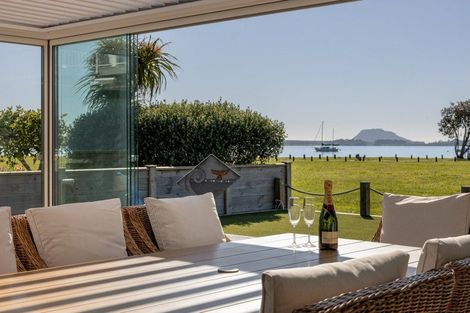 Photo of property in 26 Harbour View Road, Omokoroa, 3114