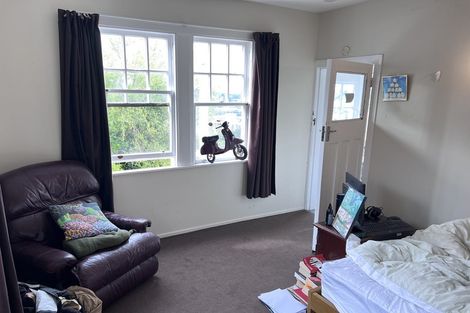 Photo of property in 76a Kelburn Parade, Kelburn, Wellington, 6012