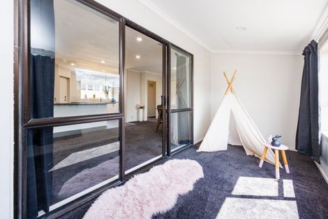 Photo of property in 4 Ngarimu Street, Roslyn, Palmerston North, 4414